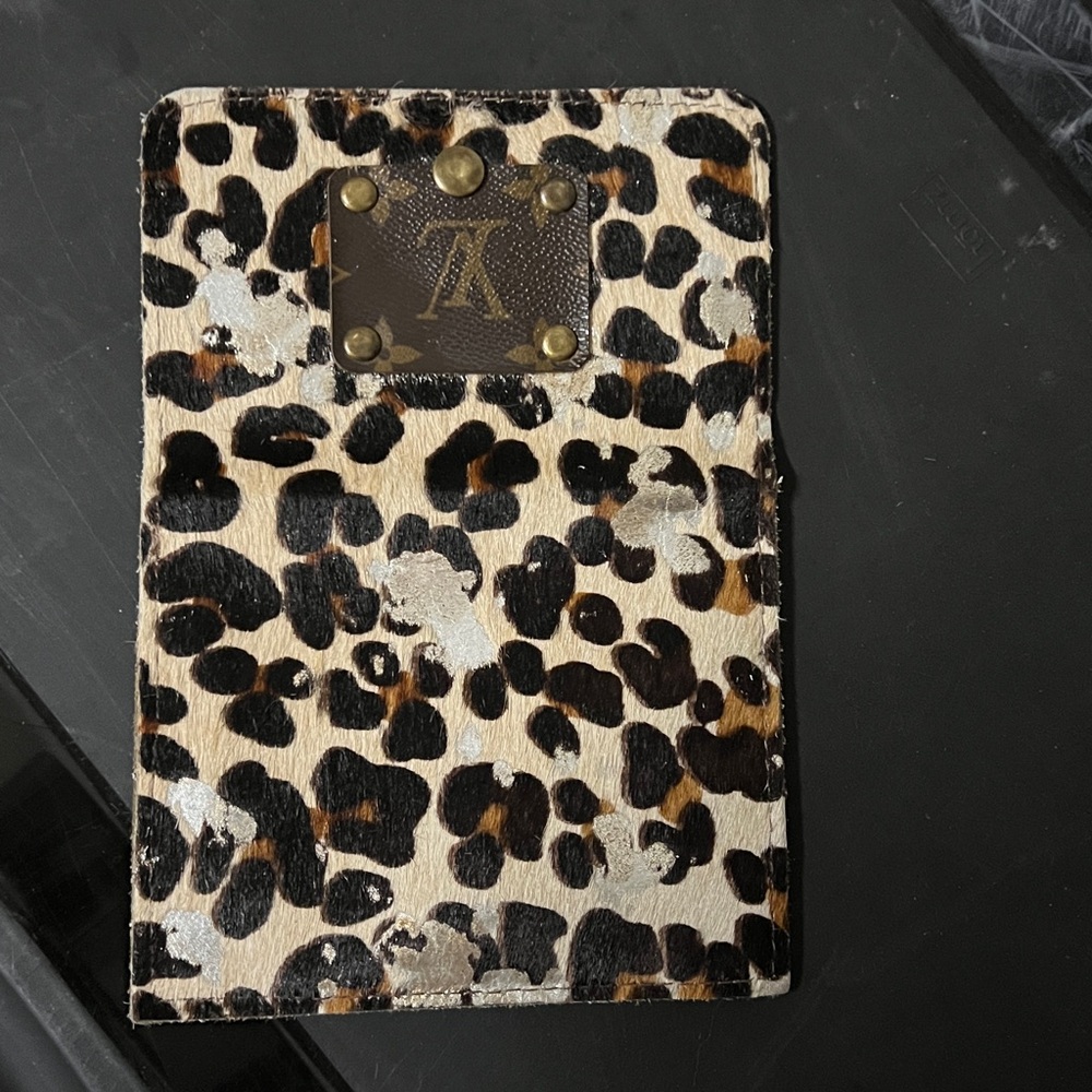 Keep It Gypsy Cowhide Fringe Crossbody Bag and wallet - Picture 11 of 11